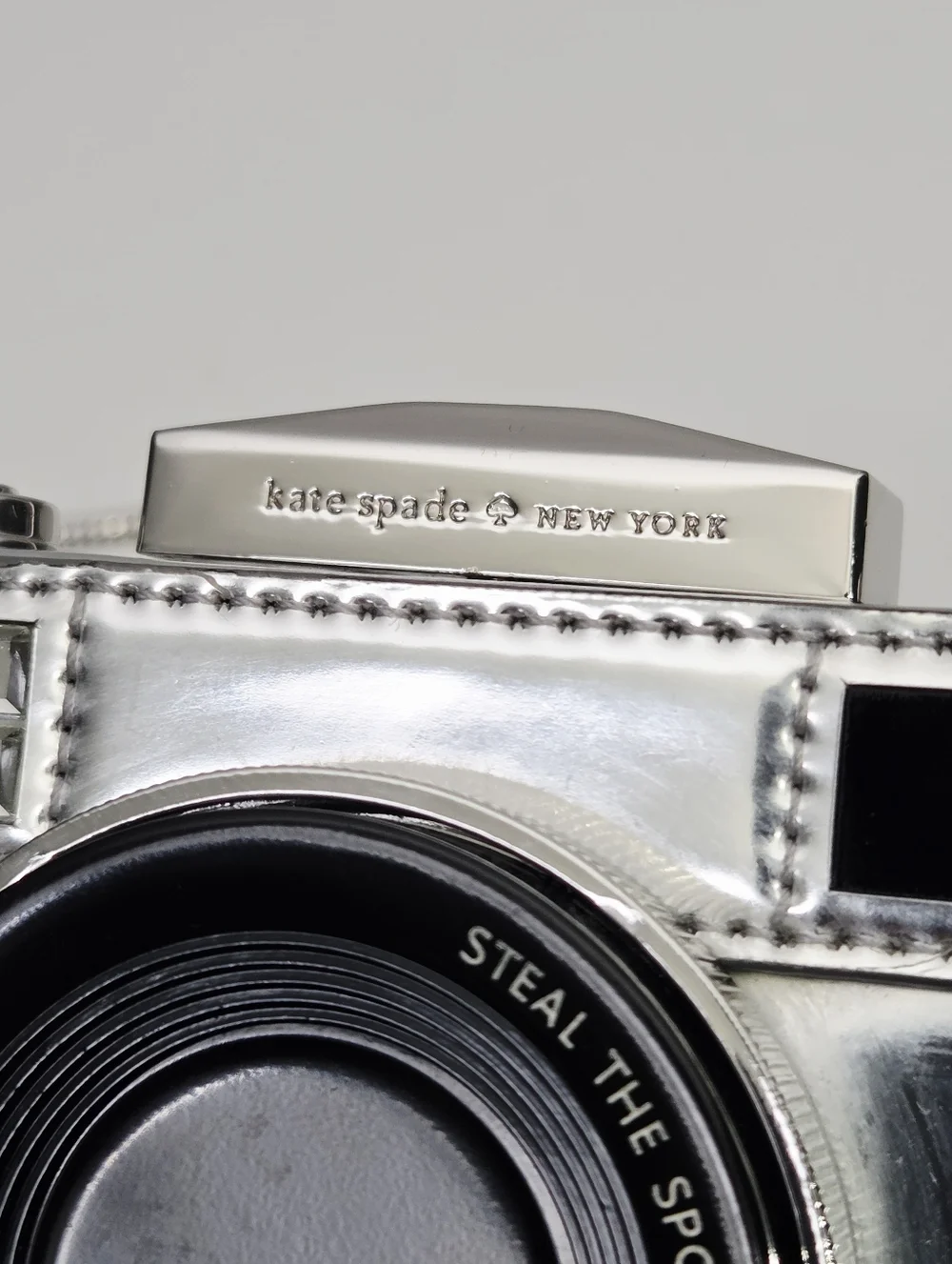 EXCELLENT KATE SPADE STEAL THE SPOTLIGHT CAMERA SHOULDER BAG